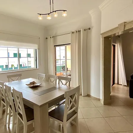 Globo By Check-in Portugal * Αλμπουφέιρα