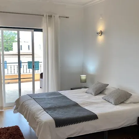 Globo By Check-in Portugal * Αλμπουφέιρα